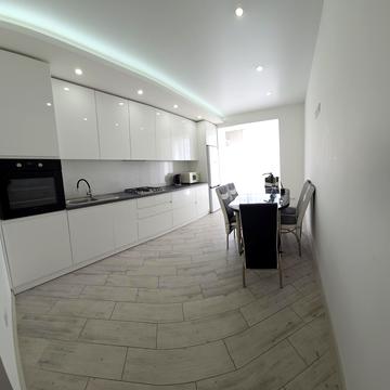 Княгинин вул., (Будинок 1)