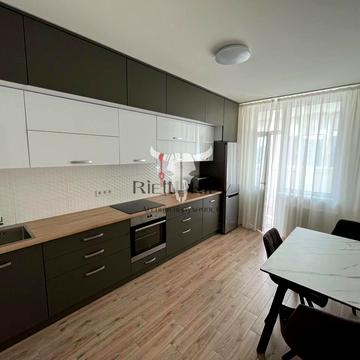 Ясинуватський пров., 10