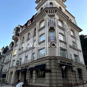 Воздвиженська вул., 20