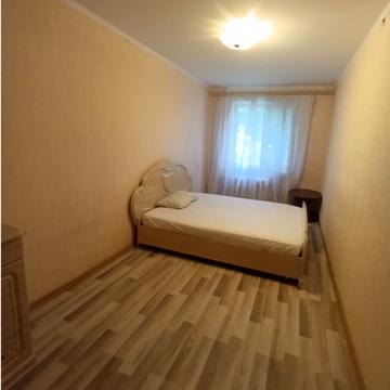 Небесної Сотні просп. (Маршала Жукова), 13