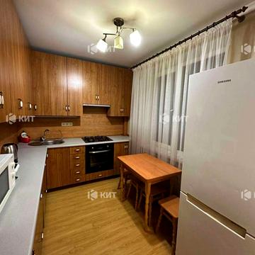 Нескорених вул., 38