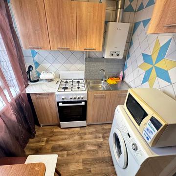 Кленова вул., 5