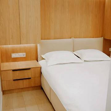 Августина Волошина вул., (Будинок 2)