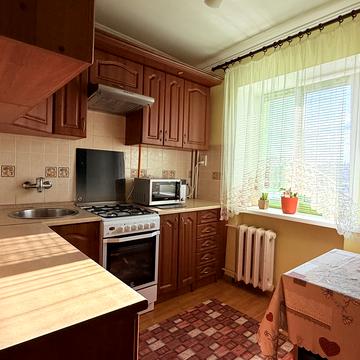 Кільцева вул., 1