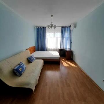 Юрія Литвинського вул. (Російська), 64