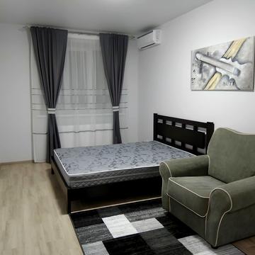 Андрія Мельника вул., 10 к4