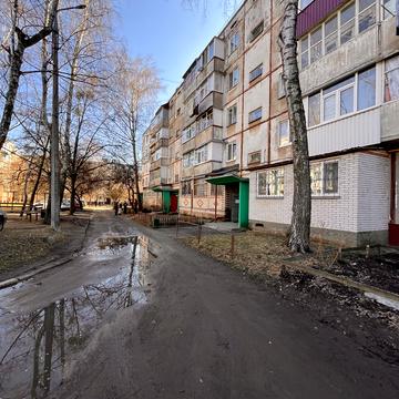 Романа Атаманюка вул., 25