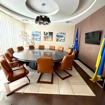 Валерія Лобановського просп. (Червонозоряний), 4-Б