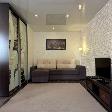 Паторжинського вул., 3