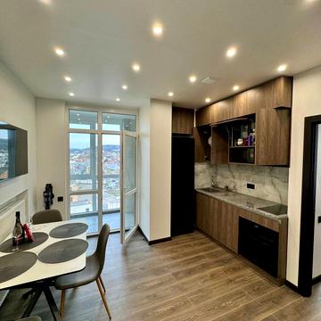 Богдана Хмельницького вул., (ЖК Вежа (будинок 1))