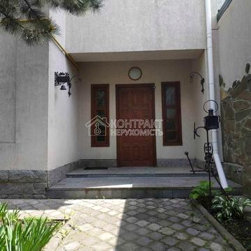 Фронтова вул., 5