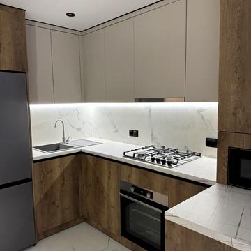 Білогірська вул., 12