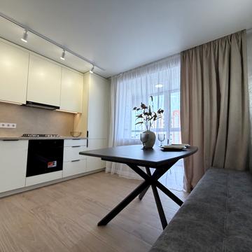 Володимира Великого вул., (Будинок 2)