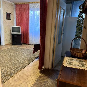 Вацлава Гавела бульв. (Івана Лепсе), 85