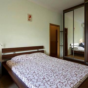 Мала Шияновська вул. (Немировича-Данченка), 14/13