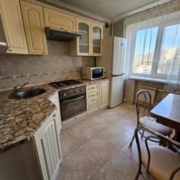 Жасминовий бульв. (Петра Слинька), 2Б