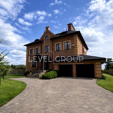 Набережна вул., 12