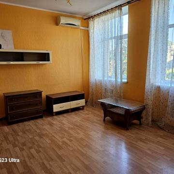 Мироносицька вул., 81/85