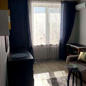 Леоніда Каденюка просп. (Юрія Гагаріна), 2/35