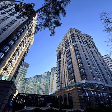 Університетська вул., 1