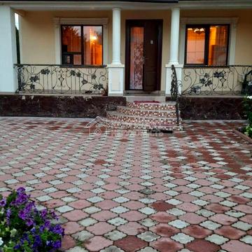 Машинобудівна вул., 26