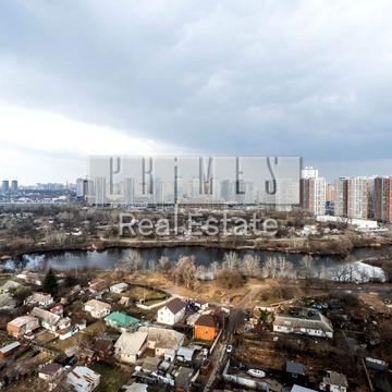 Зарічна вул., 4