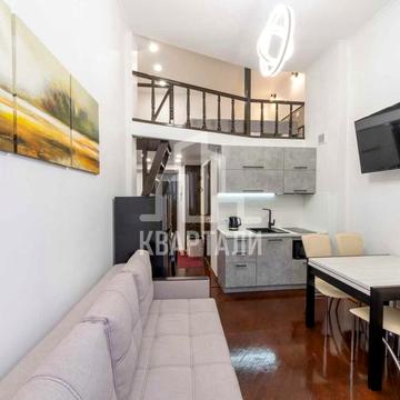 Музейний пров., 8-Б