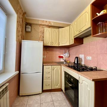 Мілютенка вул., 24