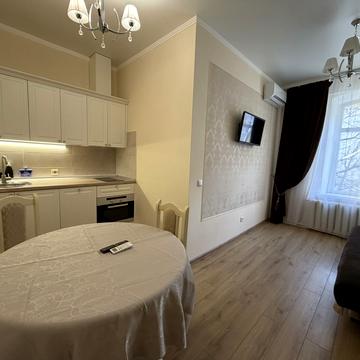 Кіри Муратової вул., 4