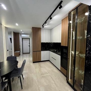 Миру вул., 25