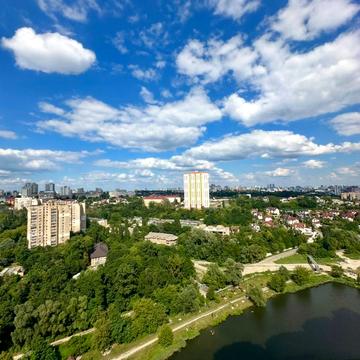 Кадетський Гай вул., 10