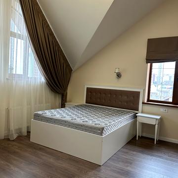 Волошкова вул., 1