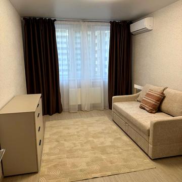 Михайла Грушевського вул., 30в