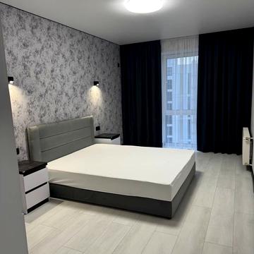 Олени Теліги вул., 18