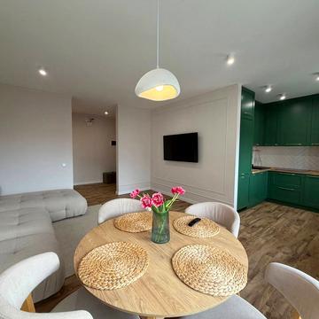 Богдана Хмельницького вул., (Будинок 3)