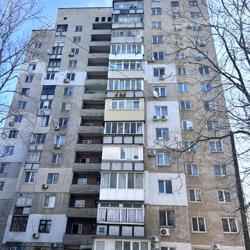 Академіка Корольова вул., 6