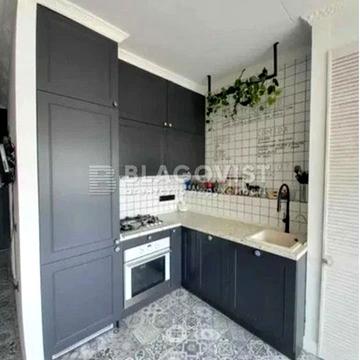 Юнацька вул., 21