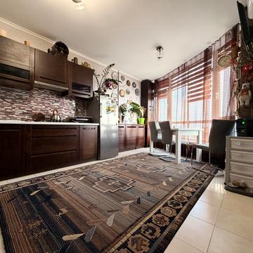 Будівельників вул., 4/1