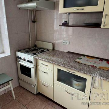 Академіка Булаховського вул., 30-Б