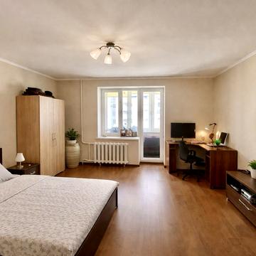 Валерія Лобановського просп. (Червонозоряний), 14