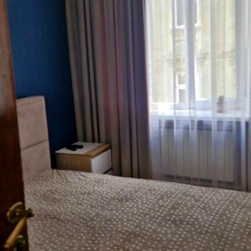 Академіка Володимира Гнатюка вул. (), 12