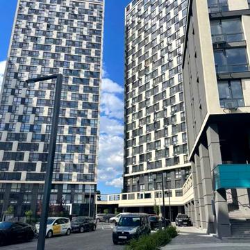 Зарічна вул., 6