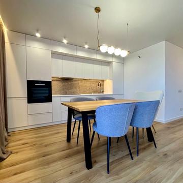 Незалежності вул., 25