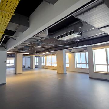 Саксаганського вул., 90