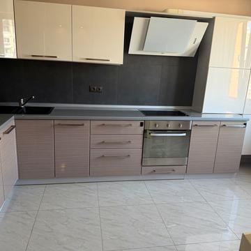 Полтавська вул., 10