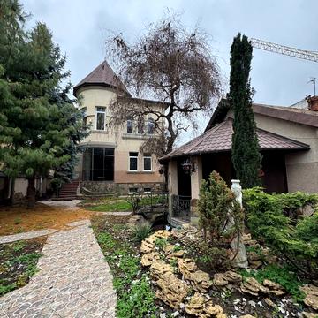 Академіка Вернадського вул.