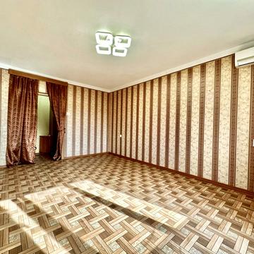 Героїв просп., 19