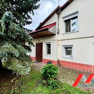 Богатирська вул., 15