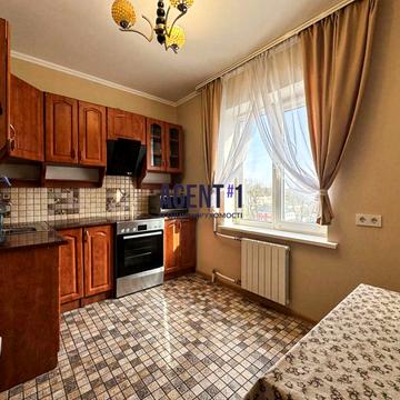 Миколи Ушакова вул., 16