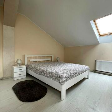 Івана Огієнка вул. (), 15